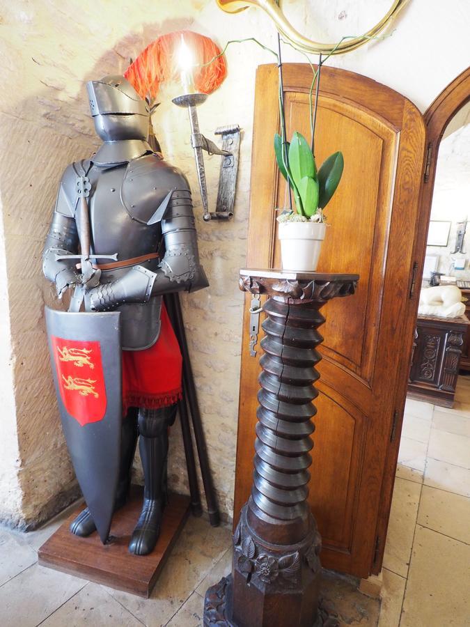 ホテル オステルリー サン マルタン Creully sur Seulles エクステリア 写真